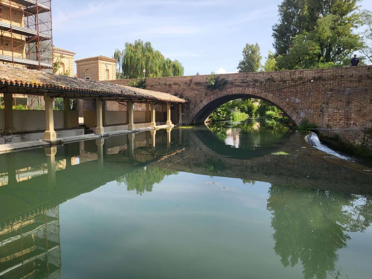 Appartamento Davanti Al Porto Romano Bevagna Exterior foto